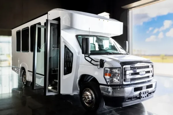 Masters Motors показала маршрутки з алюмінієвим каркасом