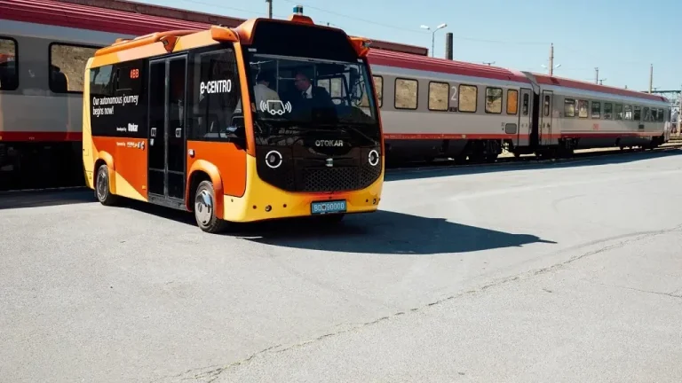 Безпілотний електробус Otokar виходить на дороги Австрії