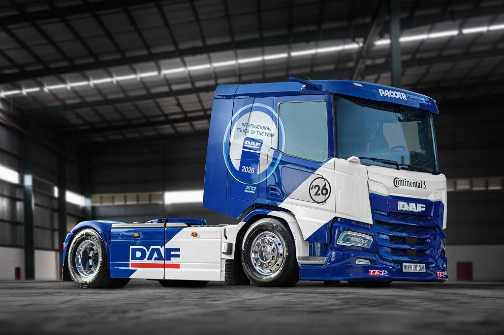 DAF представив ексклюзивний тягач у дусі боліда для трак-рейсингу
