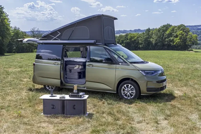 Volkswagen анонсировал две революционные премьеры кемперов