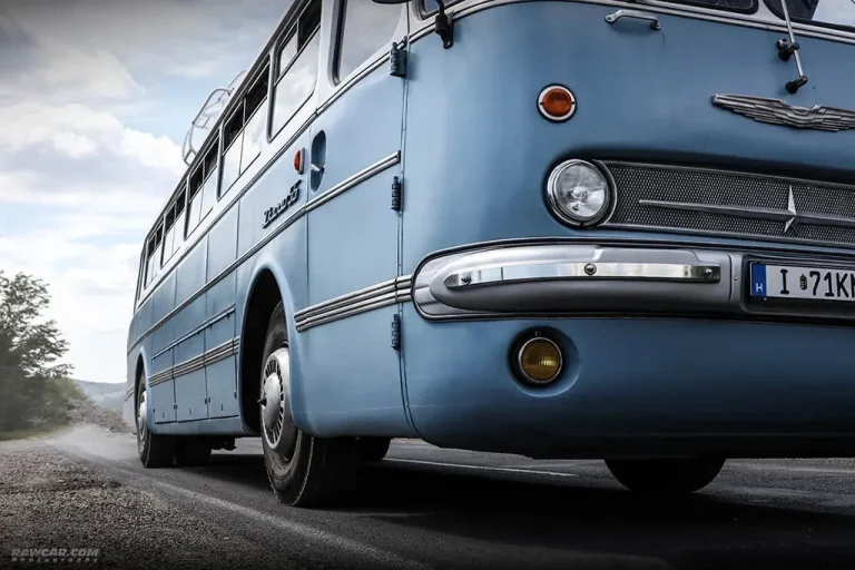 Десятки раритетных автобусов Ikarus собрали в одном месте (ФОТО)