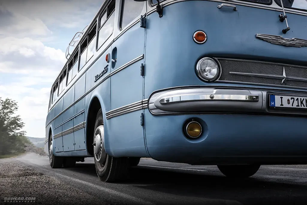 Десятки раритетных автобусов Ikarus собрали в одном месте (ФОТО)