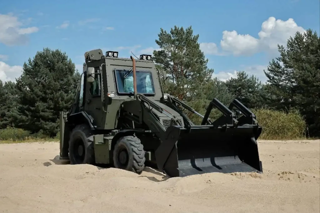 Міноборони кодифікувало броньований екскаватор-навантажувач UAT-Spider