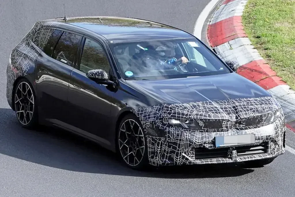 Новий електричний універсал BMW i3 Touring виїхав на тести
