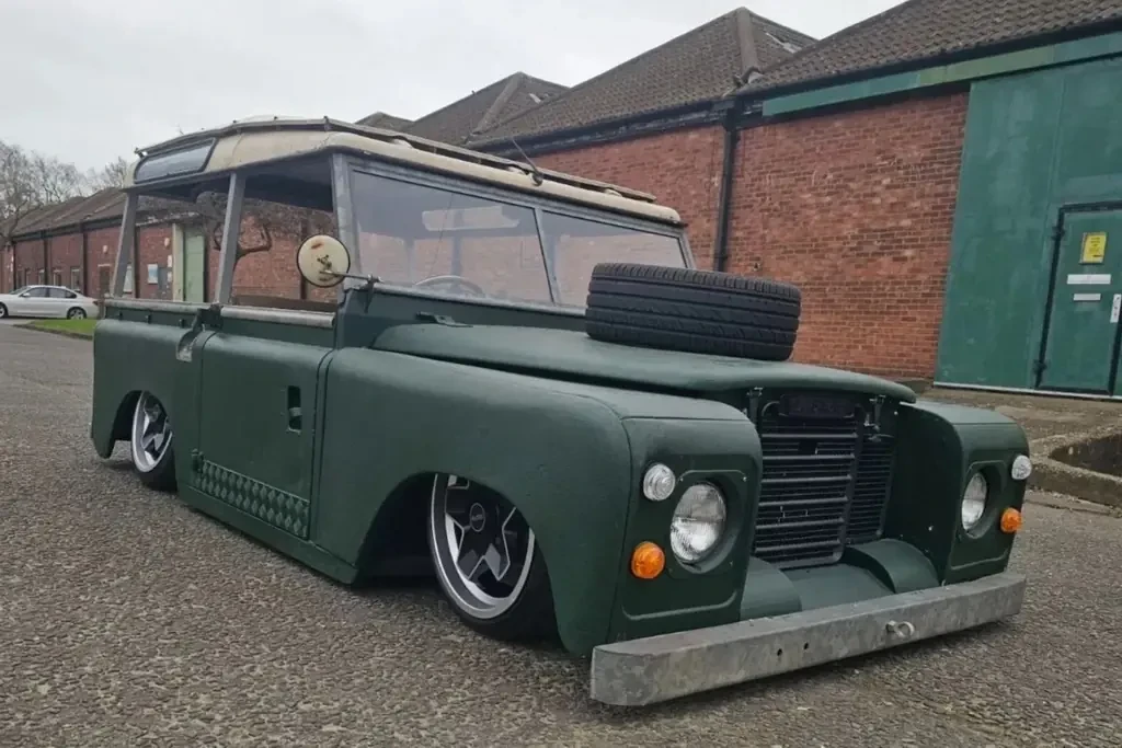 У Великій Британії продають найнижчий Land Rover у світі